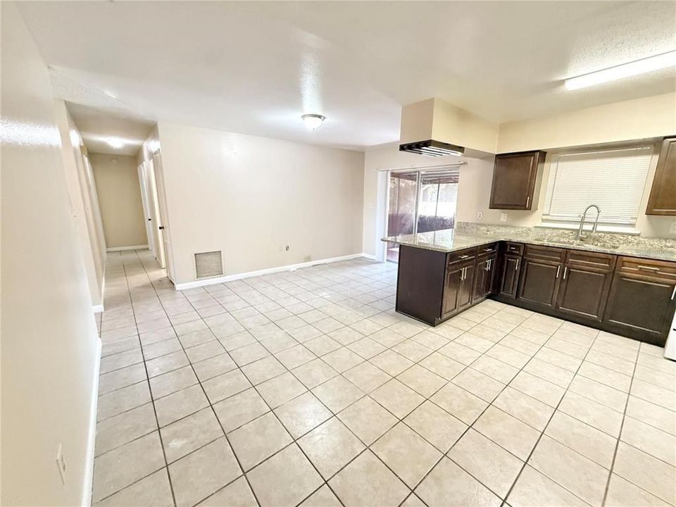 В аренду: $2,600 (4 спален, 2 ванн, 1532 Квадратных фут)