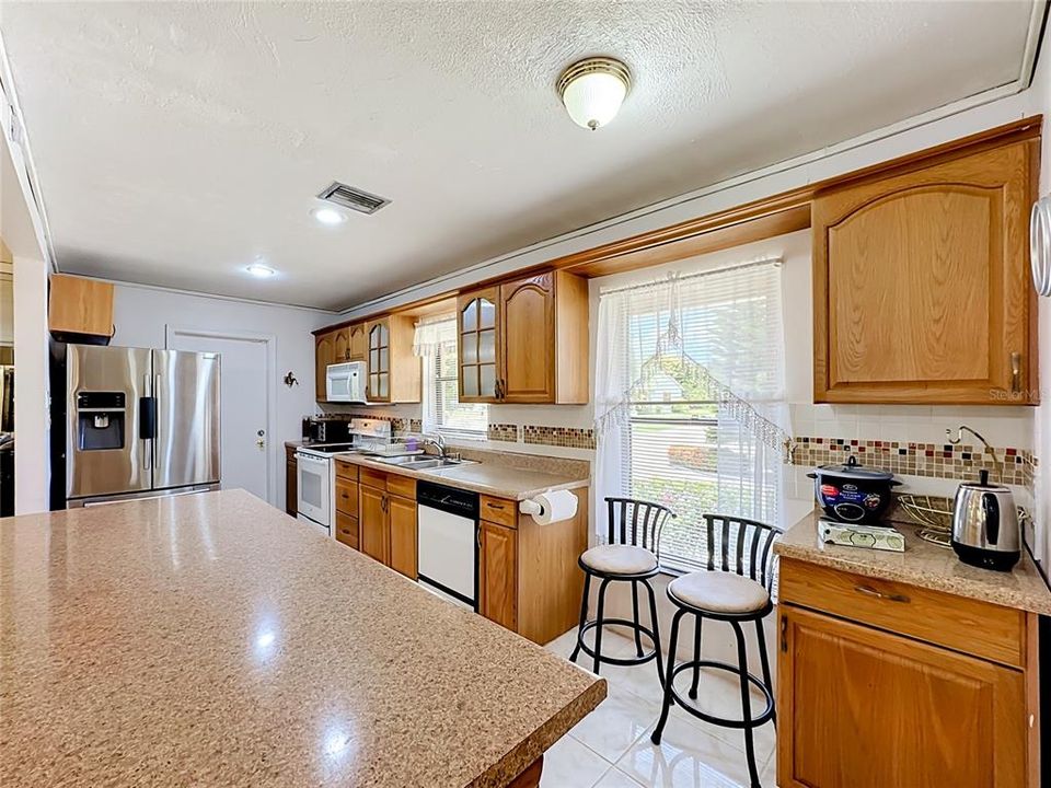 For Sale: $420,000 (2 beds, 2 baths, 1565 Square Feet)