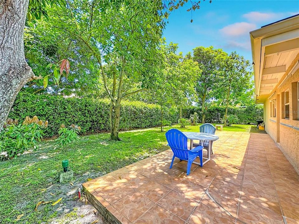 For Sale: $420,000 (2 beds, 2 baths, 1565 Square Feet)