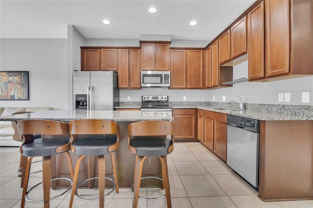 На продажу: $425,000 (3 спален, 2 ванн, 1335 Квадратных фут)