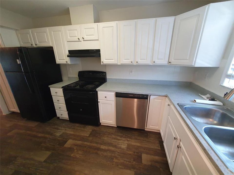 For Rent: $1,875 (2 beds, 2 baths, 1000 Square Feet)