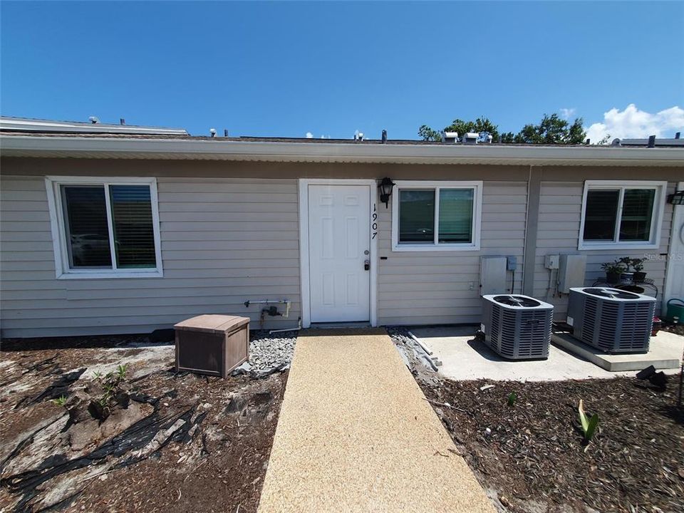 For Rent: $1,875 (2 beds, 2 baths, 1000 Square Feet)