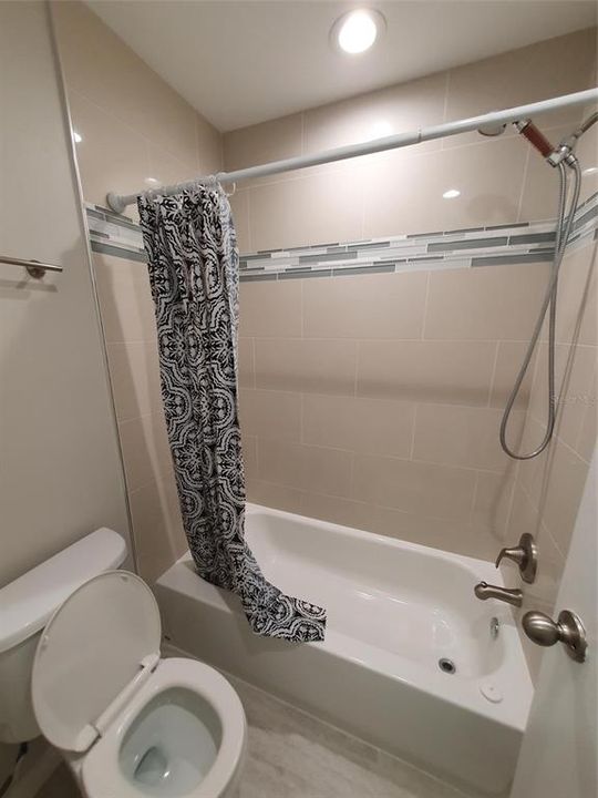 For Rent: $1,875 (2 beds, 2 baths, 1000 Square Feet)