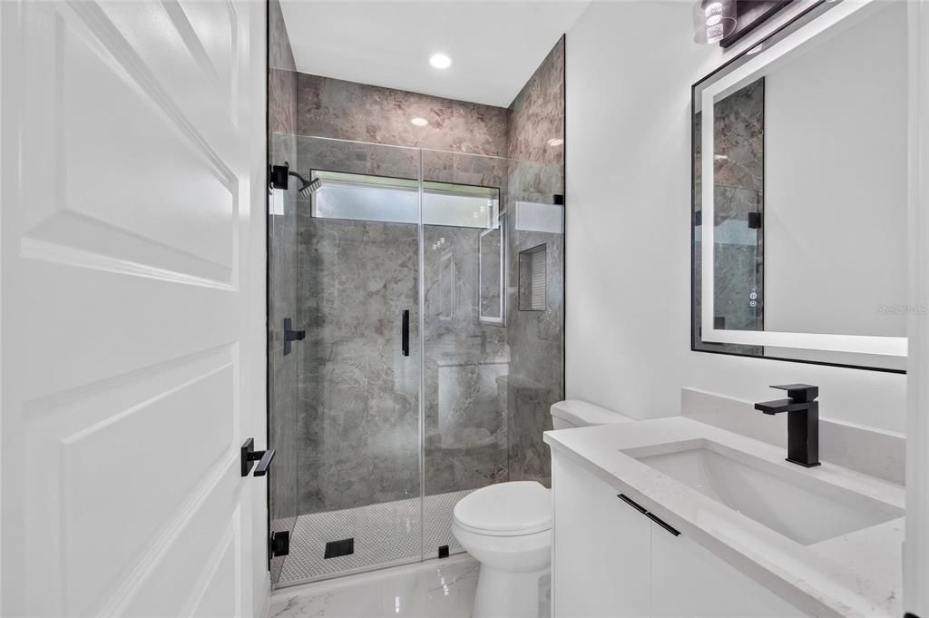 En Venta: $499,900 (4 camas, 3 baños, 2053 Pies cuadrados)