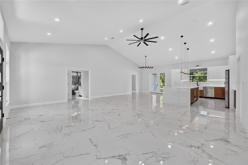 En Venta: $499,900 (4 camas, 3 baños, 2053 Pies cuadrados)