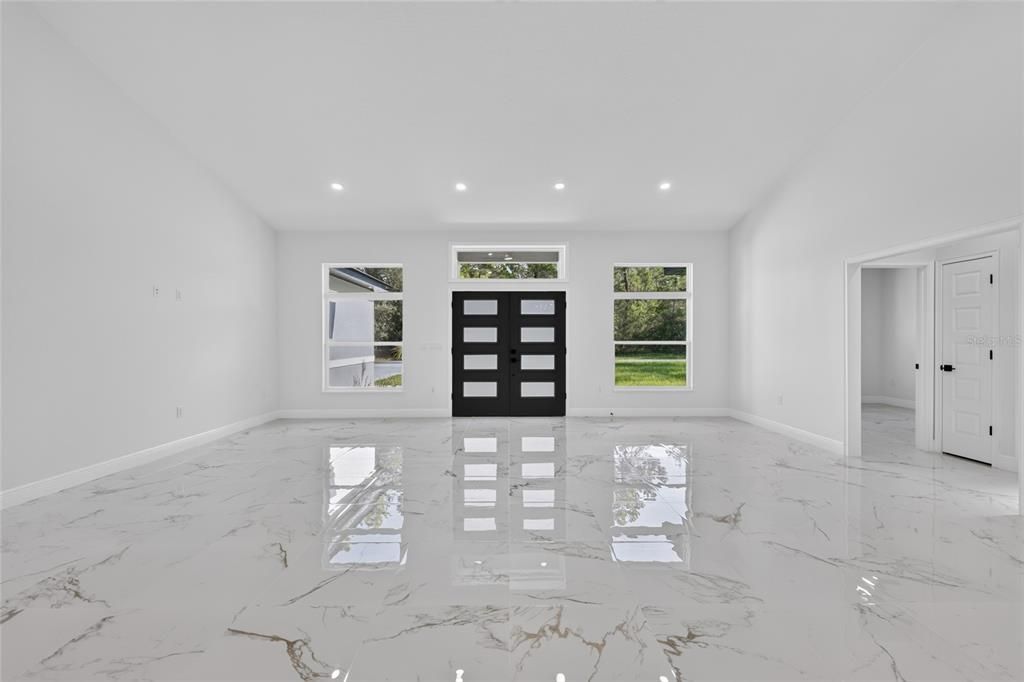 En Venta: $499,900 (4 camas, 3 baños, 2053 Pies cuadrados)