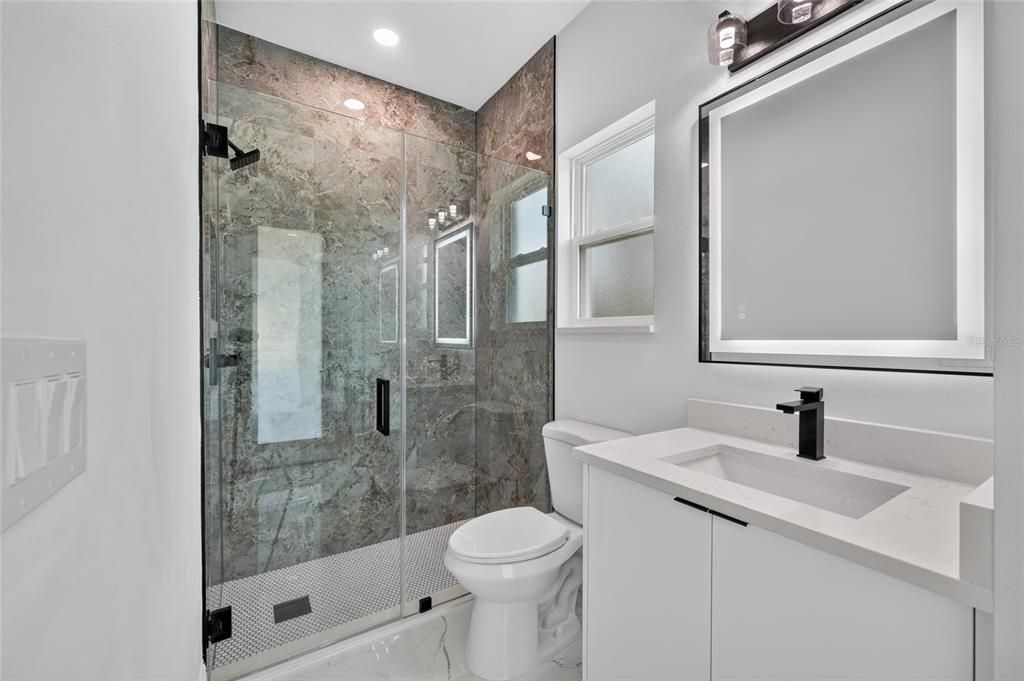 En Venta: $499,900 (4 camas, 3 baños, 2053 Pies cuadrados)