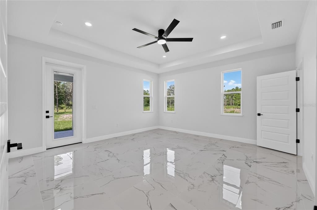 En Venta: $499,900 (4 camas, 3 baños, 2053 Pies cuadrados)