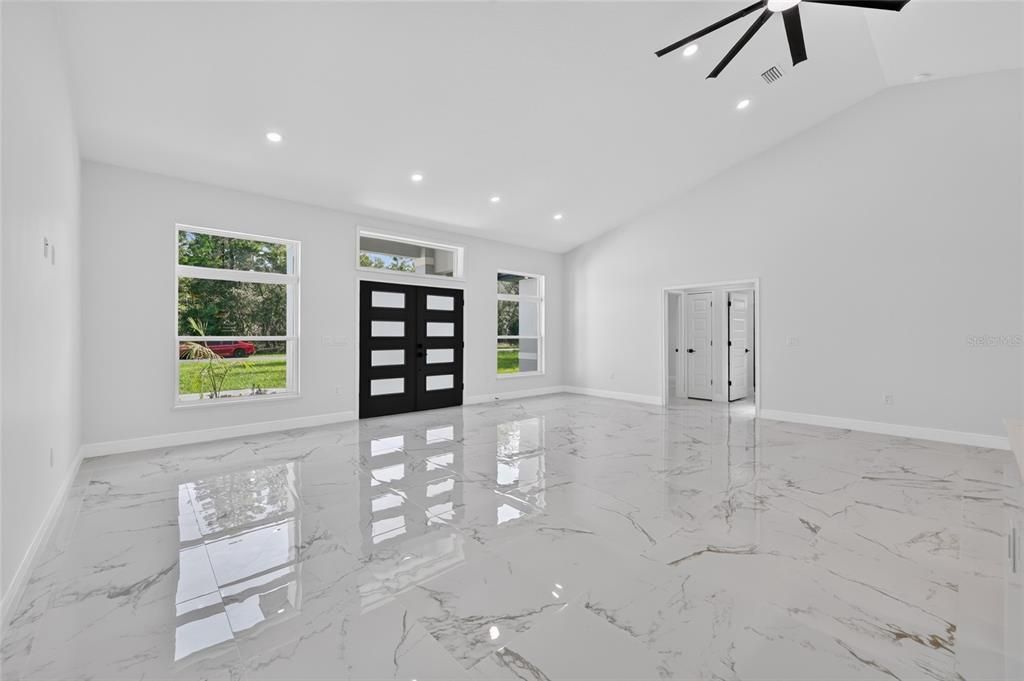 En Venta: $499,900 (4 camas, 3 baños, 2053 Pies cuadrados)