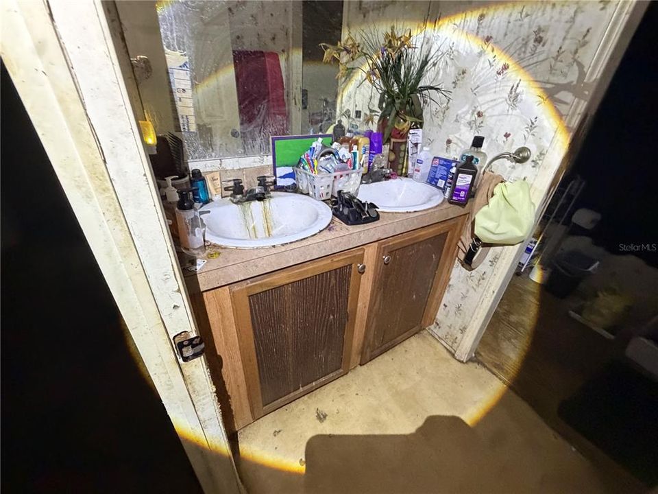 En Venta: $120,000 (4 camas, 2 baños, 2079 Pies cuadrados)