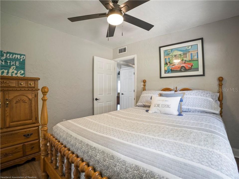Activo con contrato: $829,900 (4 camas, 3 baños, 3000 Pies cuadrados)