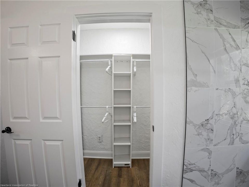 Activo con contrato: $829,900 (4 camas, 3 baños, 3000 Pies cuadrados)