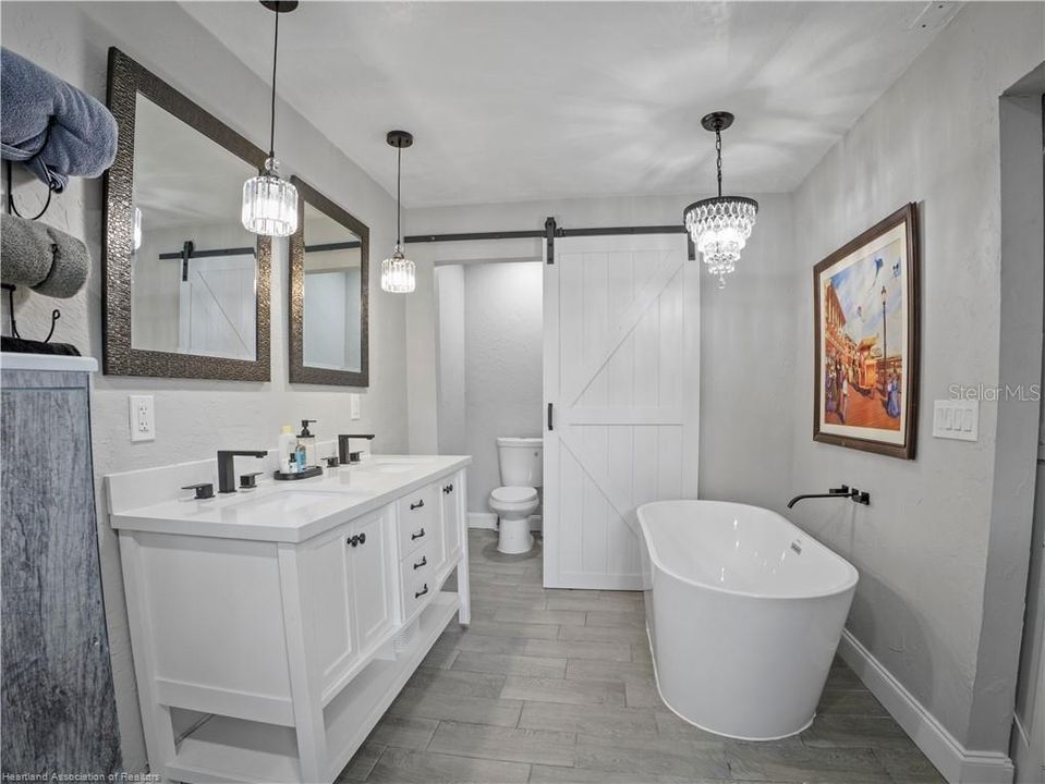 Activo con contrato: $829,900 (4 camas, 3 baños, 3000 Pies cuadrados)