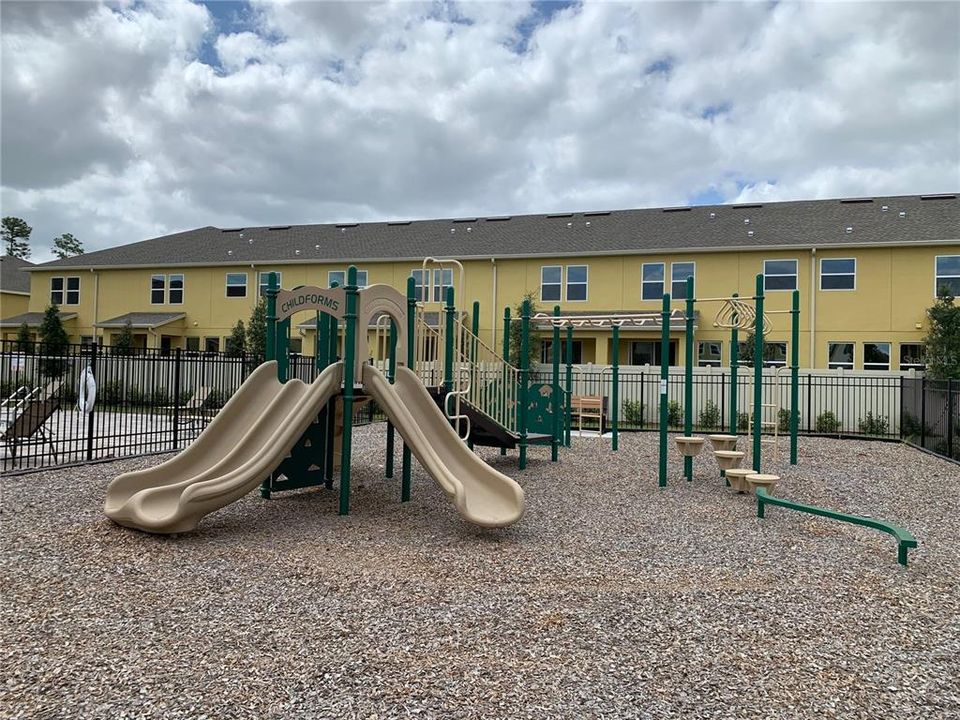 Active With Contract: $2,300 (3 beds, 2 baths, 1685 Square Feet)