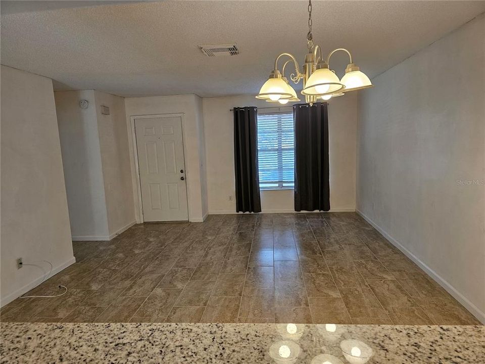 For Sale: $269,000 (2 beds, 2 baths, 953 Square Feet)