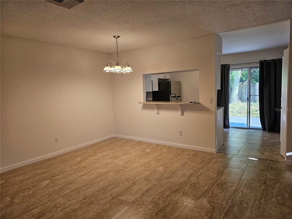 For Sale: $269,000 (2 beds, 2 baths, 953 Square Feet)