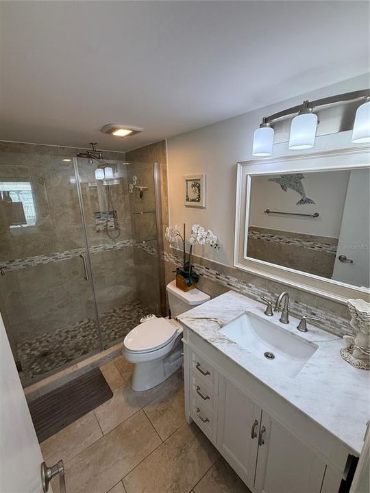 На продажу: $399,500 (2 спален, 2 ванн, 890 Квадратных фут)