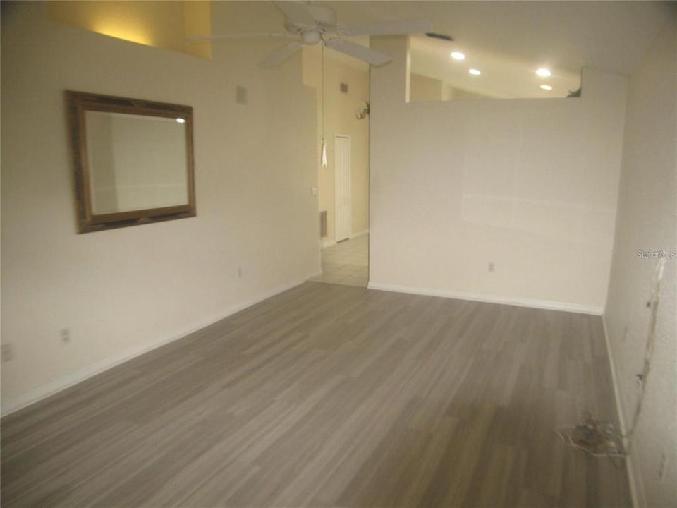 В аренду: $1,900 (2 спален, 2 ванн, 1054 Квадратных фут)