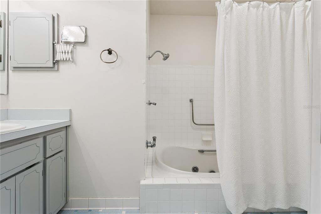 For Sale: $267,000 (2 beds, 2 baths, 1528 Square Feet)