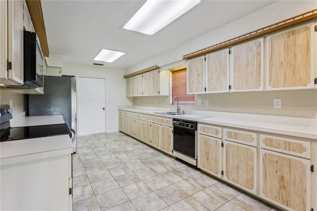 For Sale: $267,000 (2 beds, 2 baths, 1528 Square Feet)