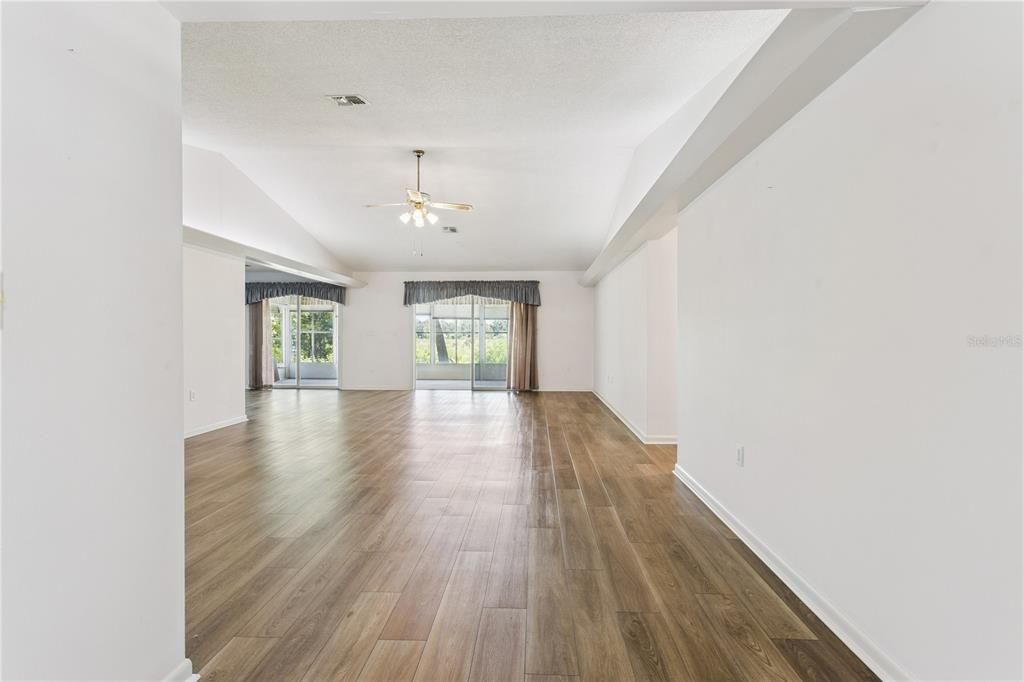 For Sale: $267,000 (2 beds, 2 baths, 1528 Square Feet)