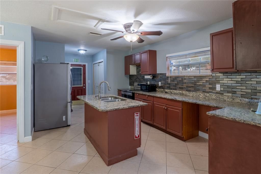 Active With Contract: $430,000 (4 beds, 2 baths, 1920 Square Feet)