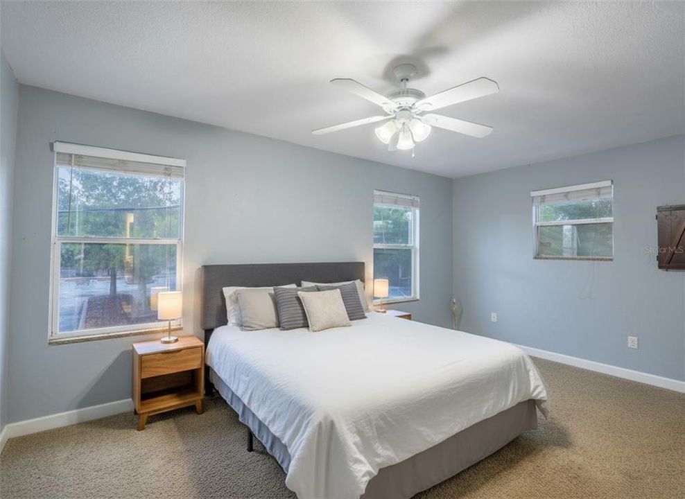 Active With Contract: $430,000 (4 beds, 2 baths, 1920 Square Feet)