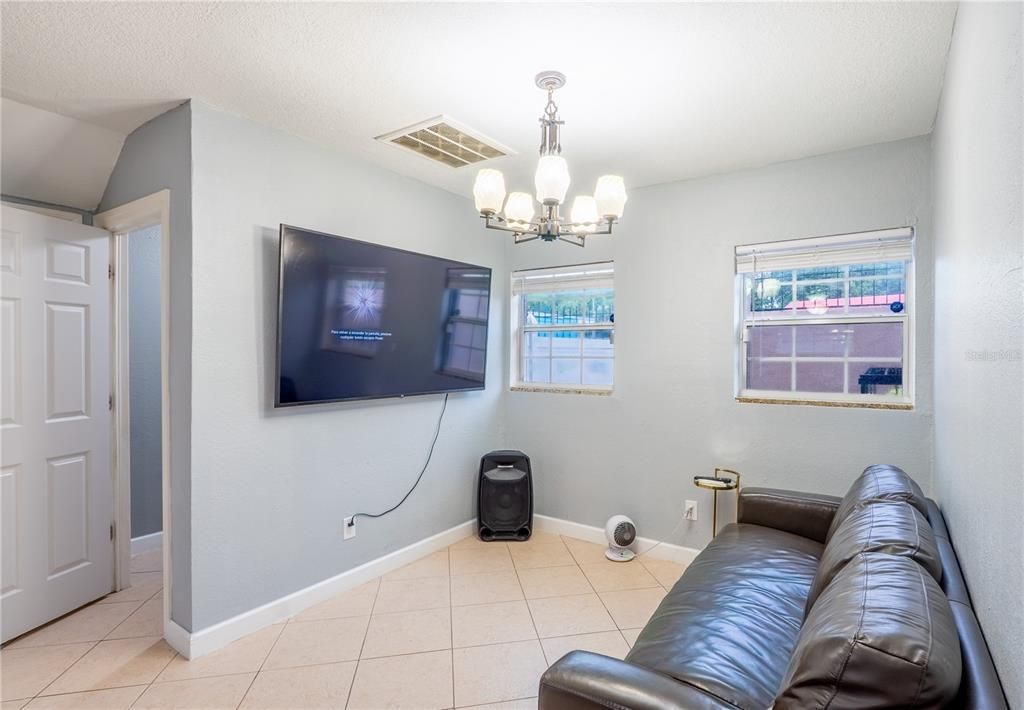 Active With Contract: $430,000 (4 beds, 2 baths, 1920 Square Feet)