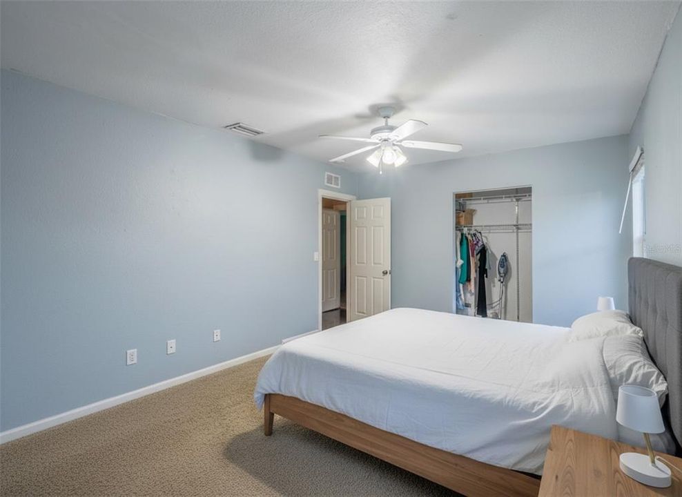 Active With Contract: $430,000 (4 beds, 2 baths, 1920 Square Feet)