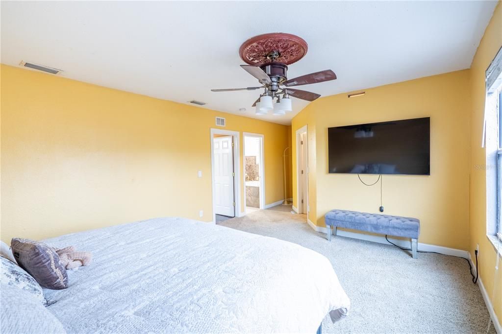 Active With Contract: $430,000 (4 beds, 2 baths, 1920 Square Feet)