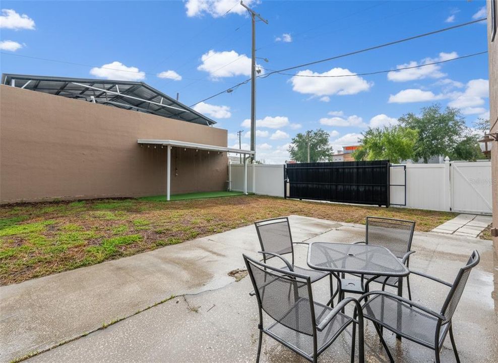 Active With Contract: $430,000 (4 beds, 2 baths, 1920 Square Feet)