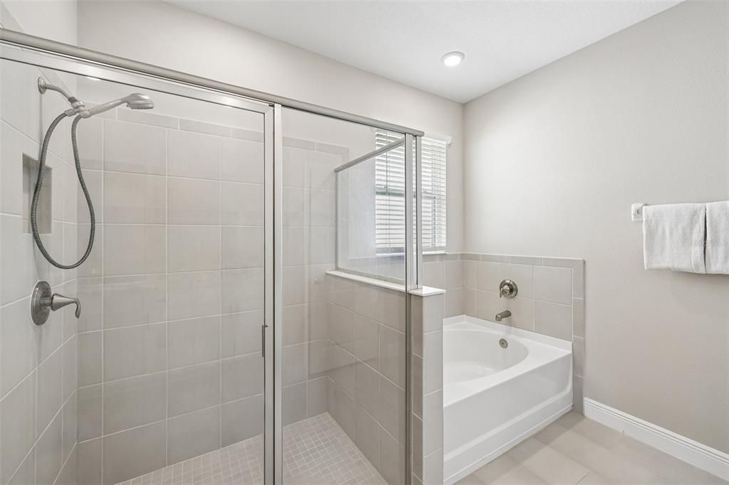 For Sale: $410,000 (4 beds, 2 baths, 2035 Square Feet)
