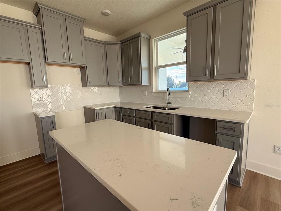For Sale: $275,000 (3 beds, 2 baths, 1794 Square Feet)