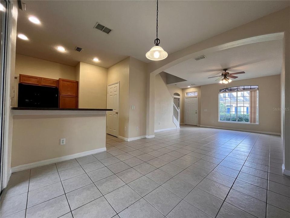 For Rent: $2,160 (3 beds, 2 baths, 1758 Square Feet)
