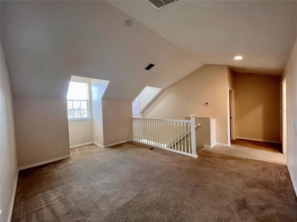 For Rent: $2,160 (3 beds, 2 baths, 1758 Square Feet)