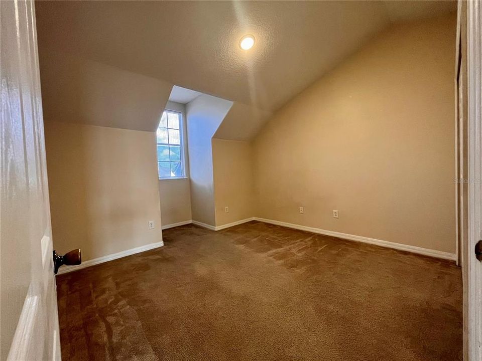 For Rent: $2,160 (3 beds, 2 baths, 1758 Square Feet)