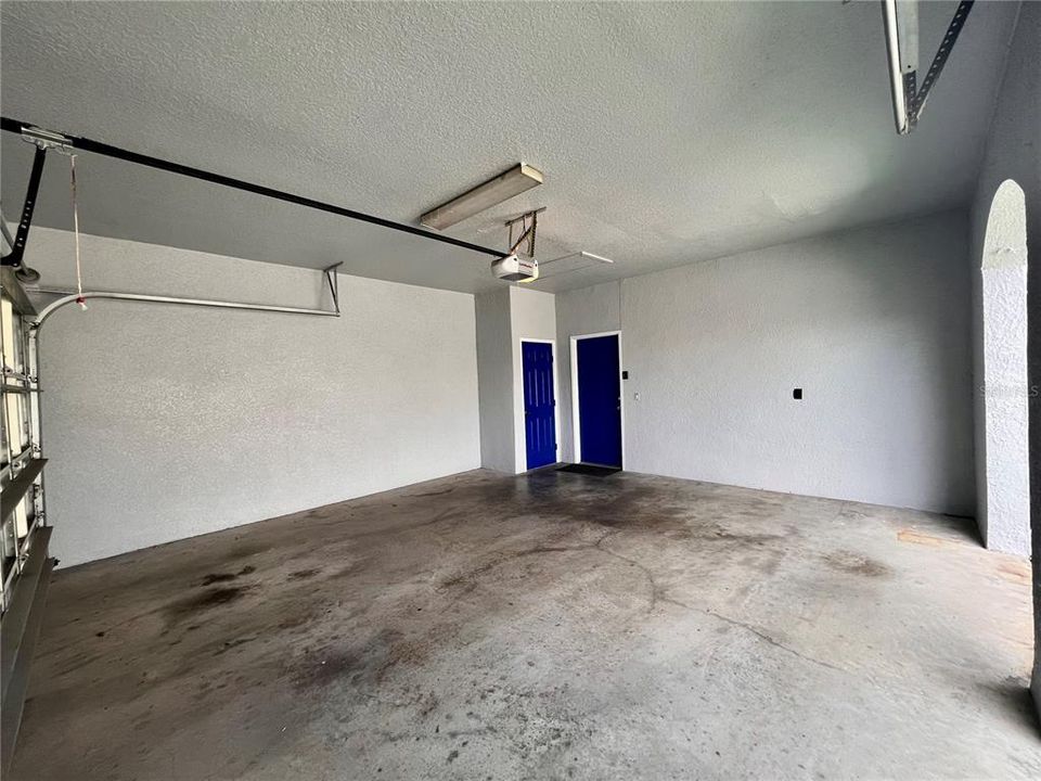 For Rent: $2,160 (3 beds, 2 baths, 1758 Square Feet)