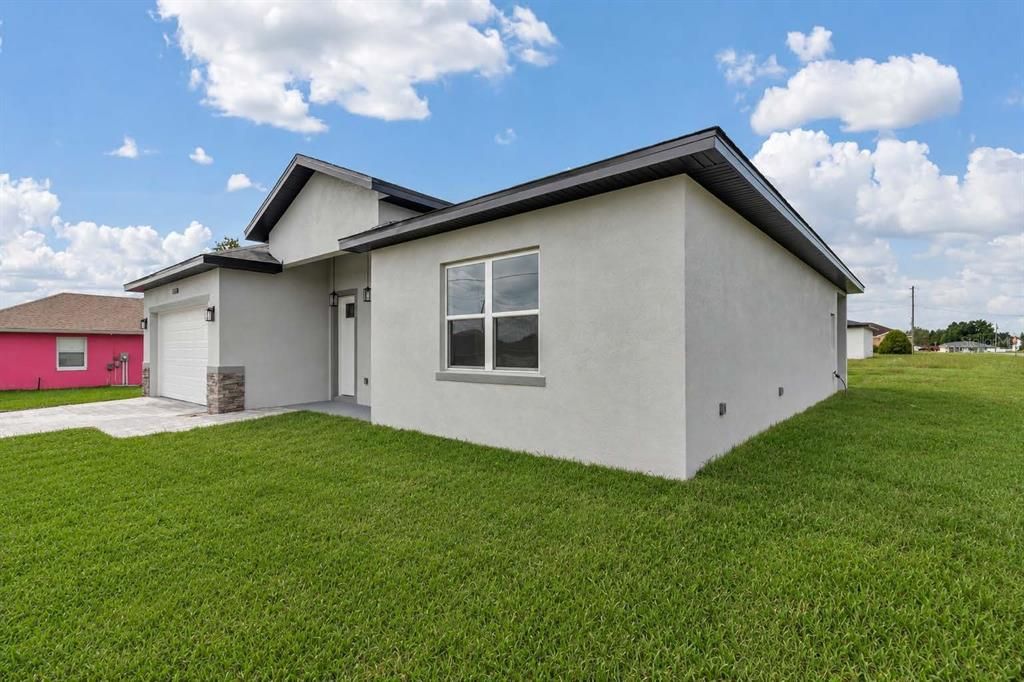 For Sale: $305,900 (4 beds, 2 baths, 1859 Square Feet)
