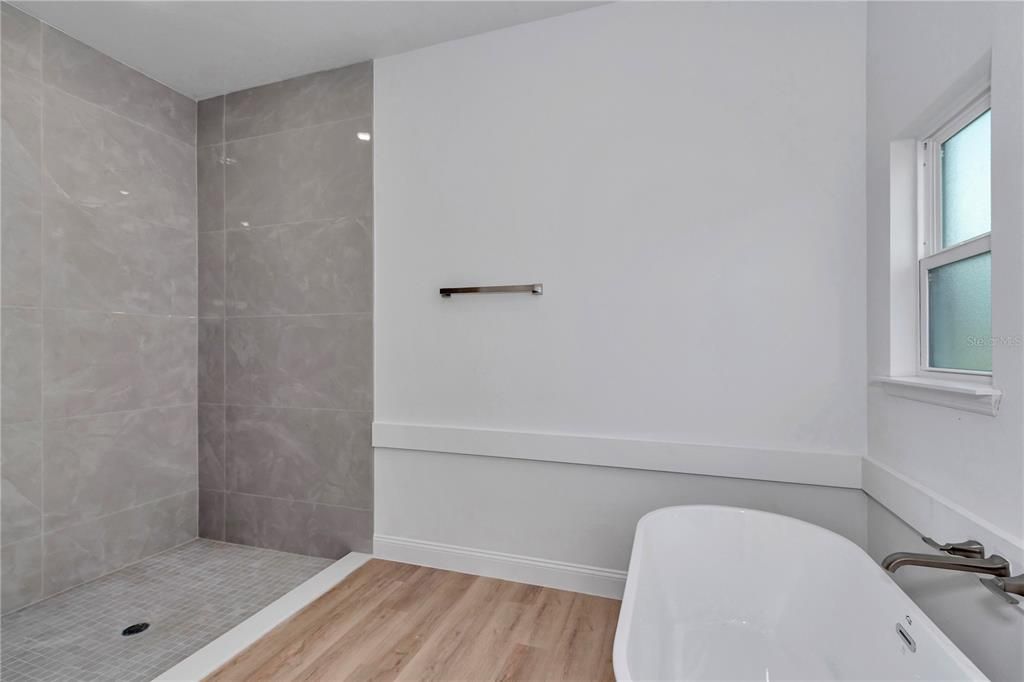 For Sale: $305,900 (4 beds, 2 baths, 1859 Square Feet)