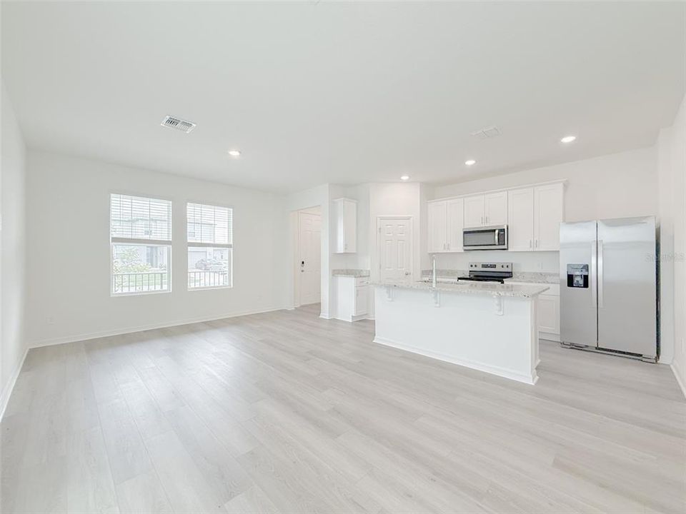 For Rent: $2,400 (3 beds, 2 baths, 1680 Square Feet)