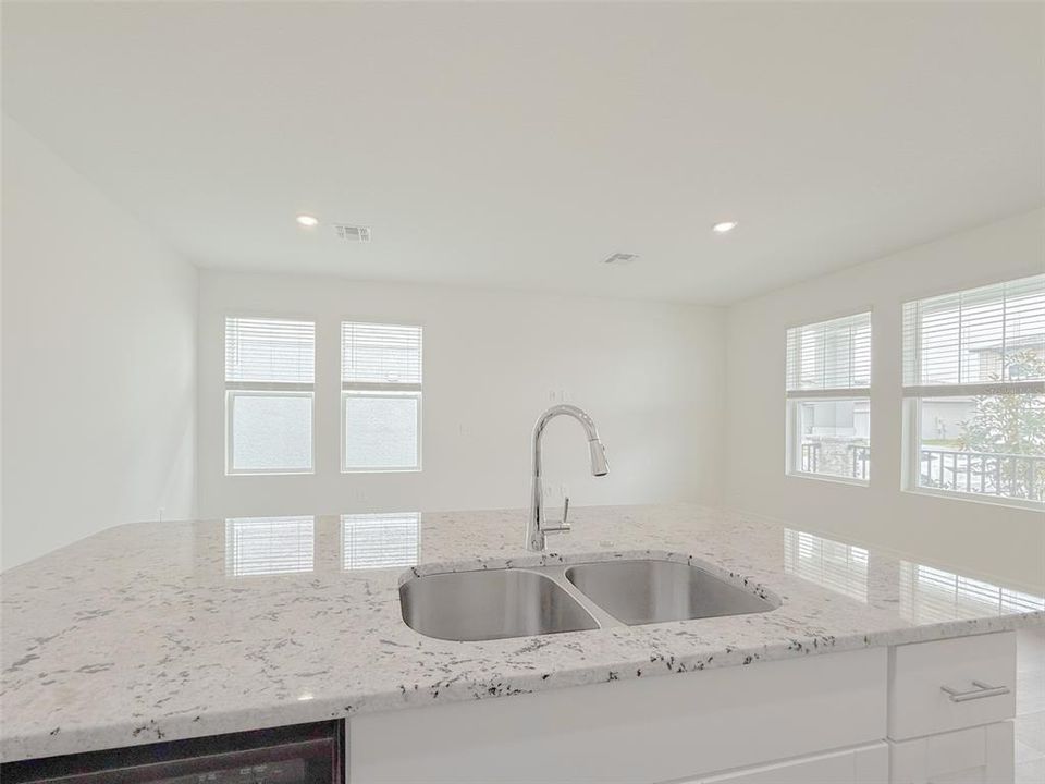 For Rent: $2,400 (3 beds, 2 baths, 1680 Square Feet)