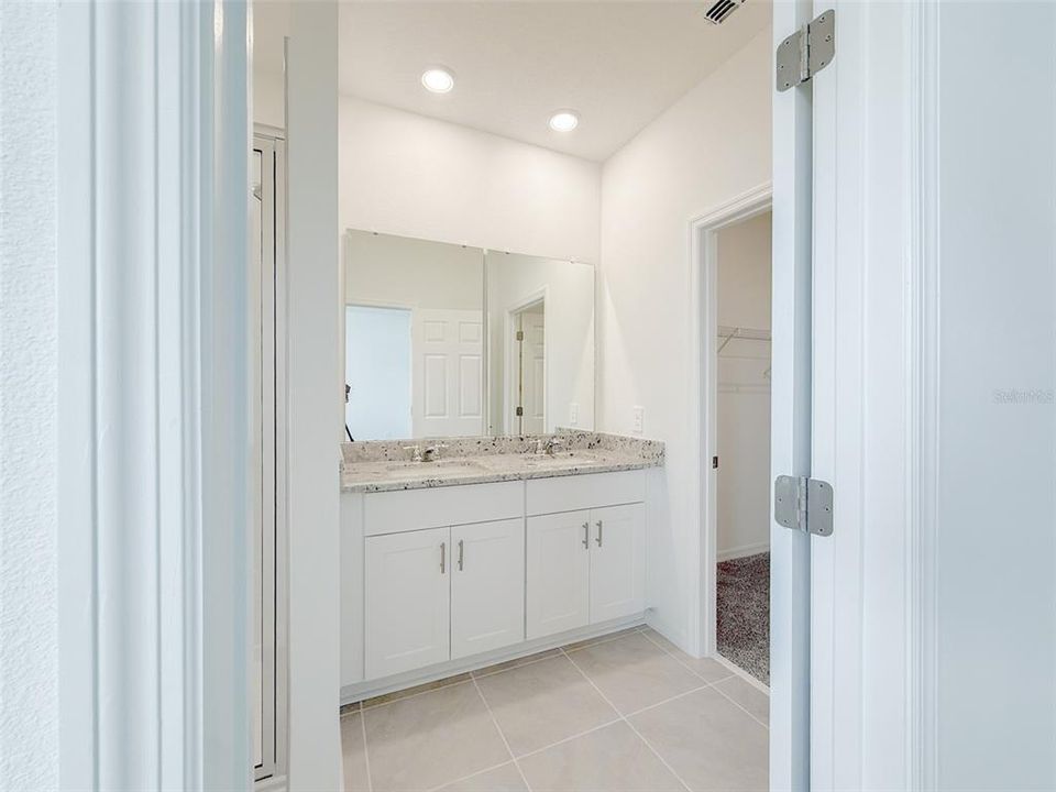 For Rent: $2,400 (3 beds, 2 baths, 1680 Square Feet)