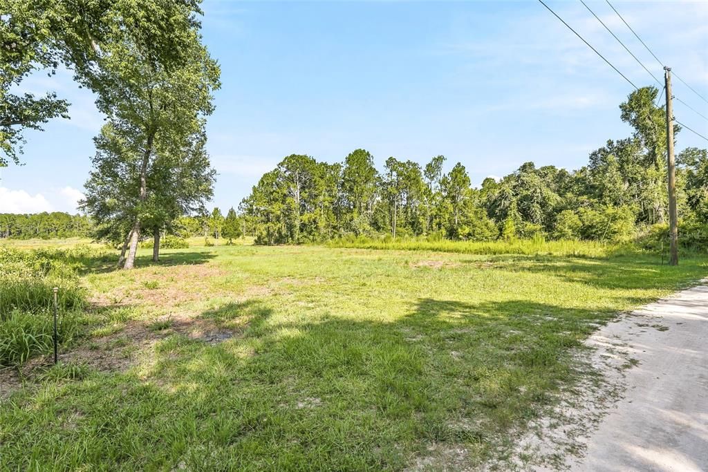 На продажу: $79,999 (0.60 acres)