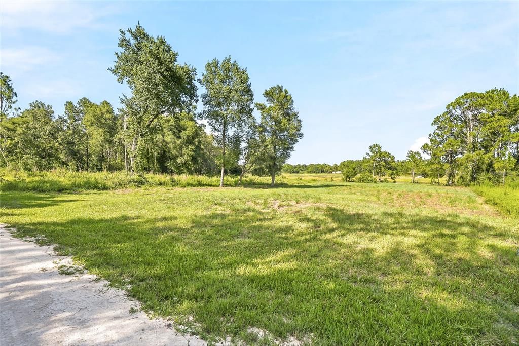 На продажу: $79,999 (0.60 acres)