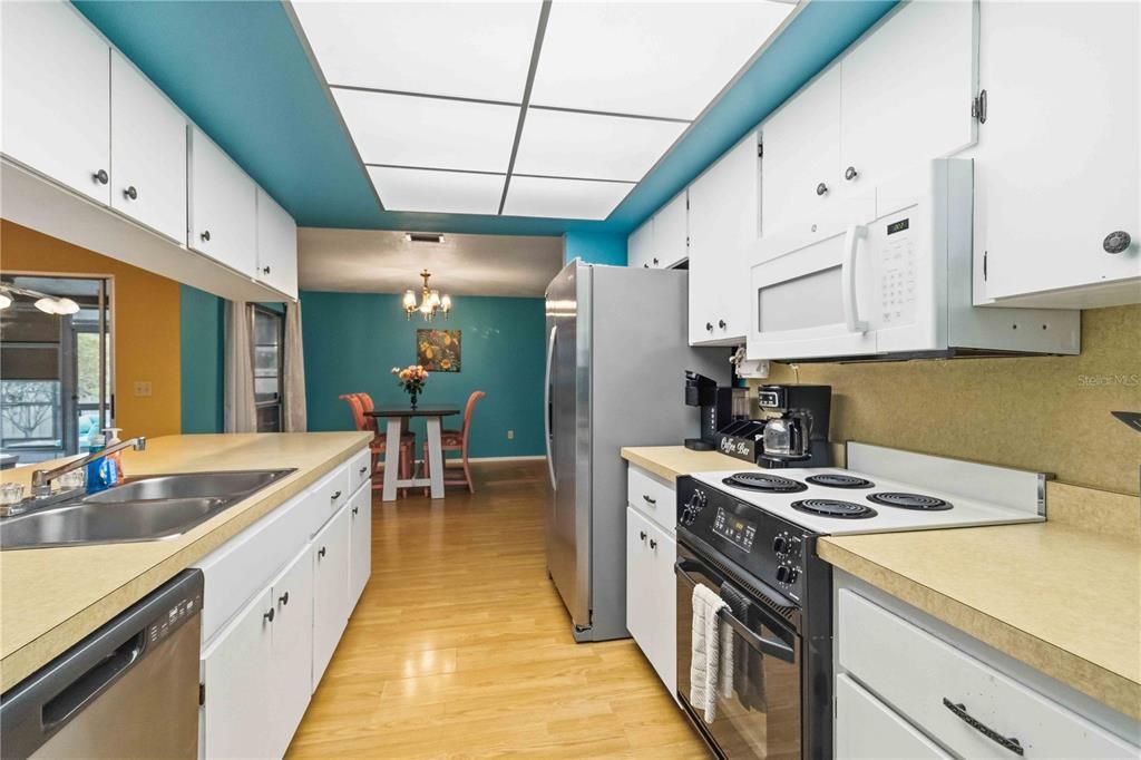 For Sale: $625,000 (3 beds, 2 baths, 1723 Square Feet)
