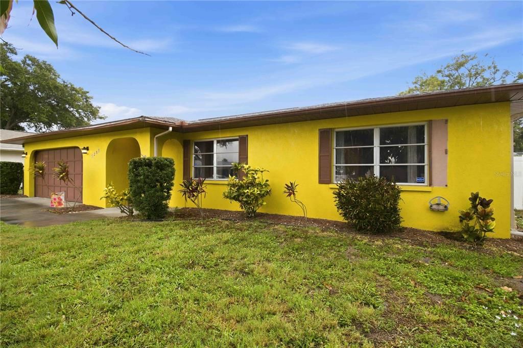 For Sale: $625,000 (3 beds, 2 baths, 1723 Square Feet)