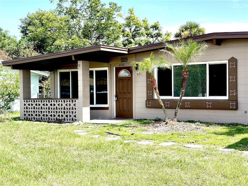 Под контрактом: $259,900 (3 спален, 2 ванн, 1813 Квадратных фут)