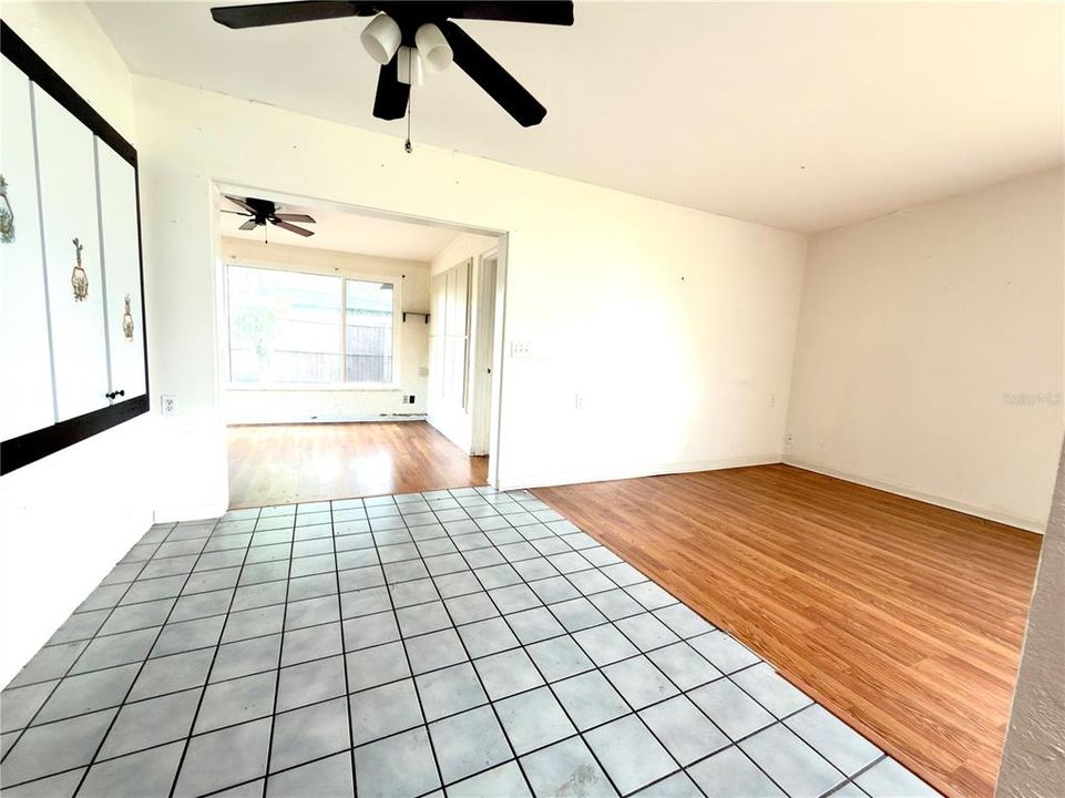 Под контрактом: $259,900 (3 спален, 2 ванн, 1813 Квадратных фут)