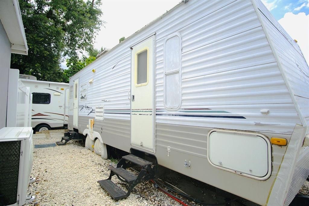 На продажу: $375,000 (4 спален, 2 ванн, 1468 Квадратных фут)