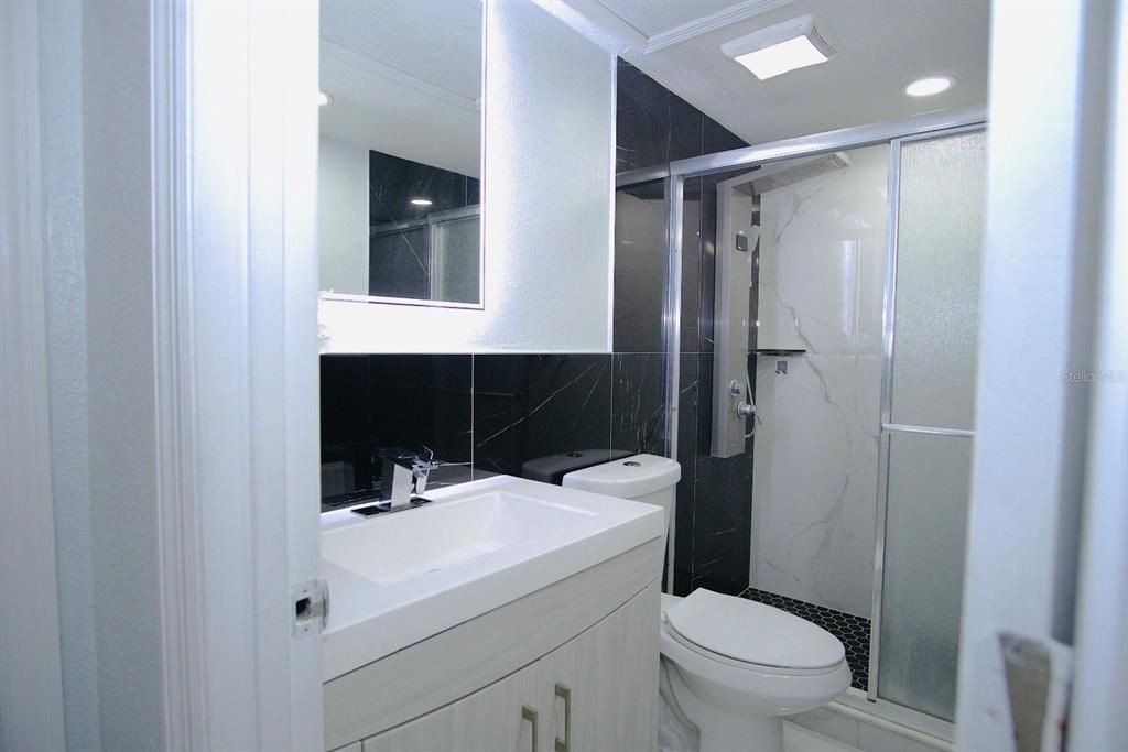 На продажу: $375,000 (4 спален, 2 ванн, 1468 Квадратных фут)